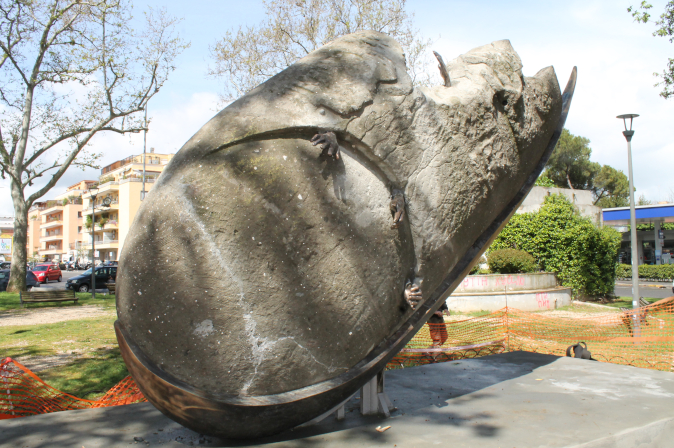 Monumento  H