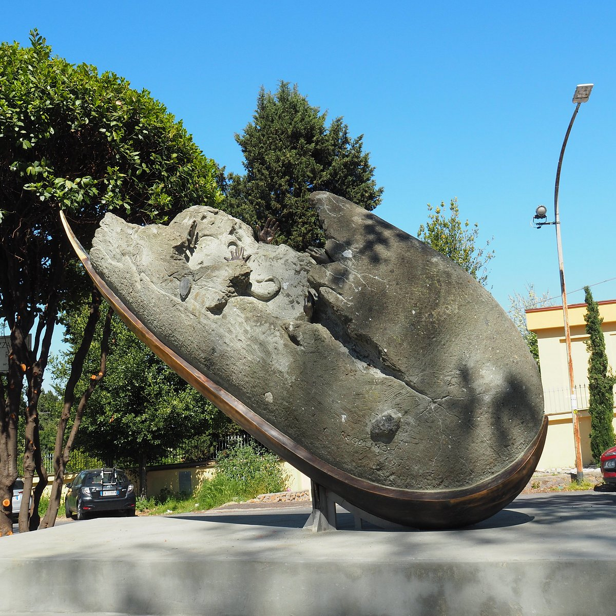 Monumento  M